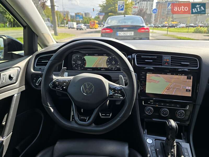 Универсал Volkswagen Golf 2015 в Львове