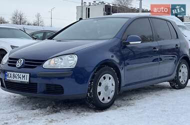 Хэтчбек Volkswagen Golf 2005 в Киеве