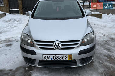 Хэтчбек Volkswagen Golf 2005 в Бучаче