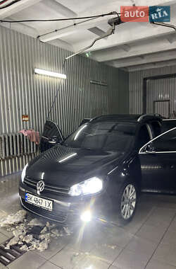 Универсал Volkswagen Golf 2010 в Сарнах