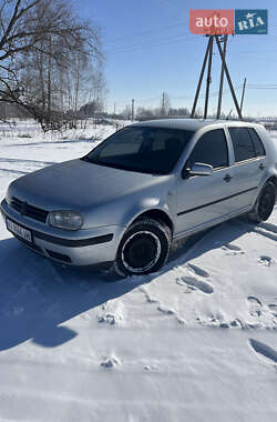 Хэтчбек Volkswagen Golf 2002 в Броварах