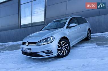 Універсал Volkswagen Golf 2019 в Львові
