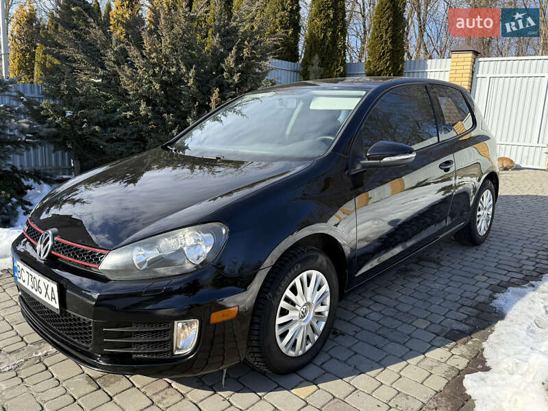 Хэтчбек Volkswagen Golf 2010 в Львове