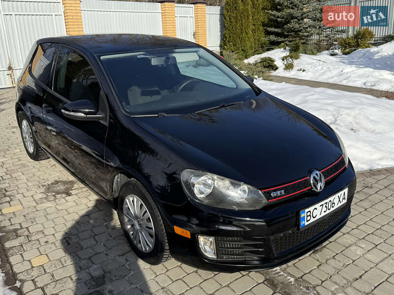 Хэтчбек Volkswagen Golf 2010 в Львове