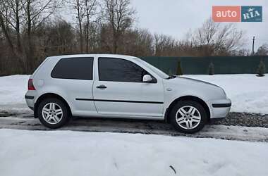 Хэтчбек Volkswagen Golf 2000 в Ровно