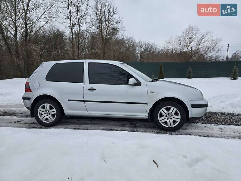 Volkswagen Golf 2000