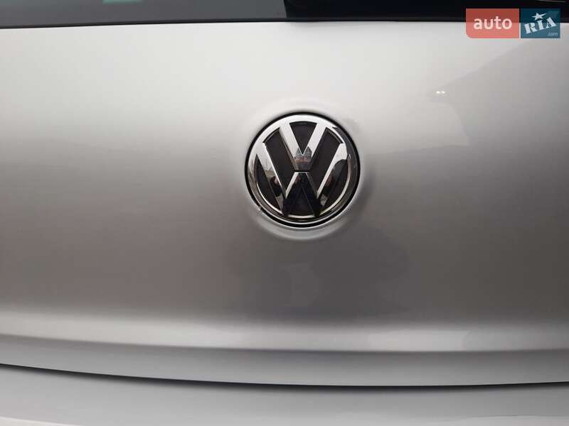 Хэтчбек Volkswagen Golf 2009 в Новой Водолаге