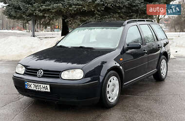 Універсал Volkswagen Golf 2001 в Рівному