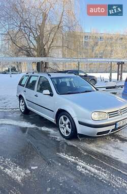 Универсал Volkswagen Golf 2001 в Днепре