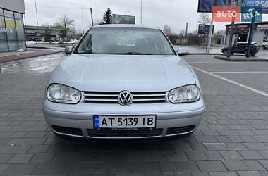 Хэтчбек Volkswagen Golf 2002 в Ивано-Франковске
