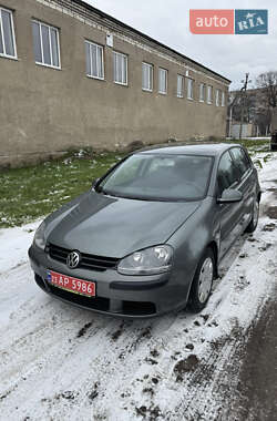Хетчбек Volkswagen Golf 2005 в Вознесенську