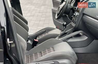 Хэтчбек Volkswagen Golf 2003 в Межгорье