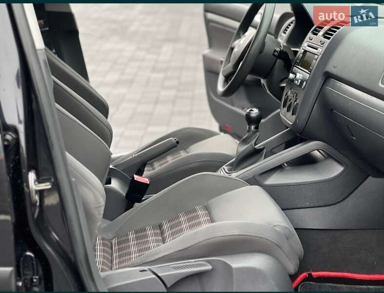 Volkswagen Golf 2003