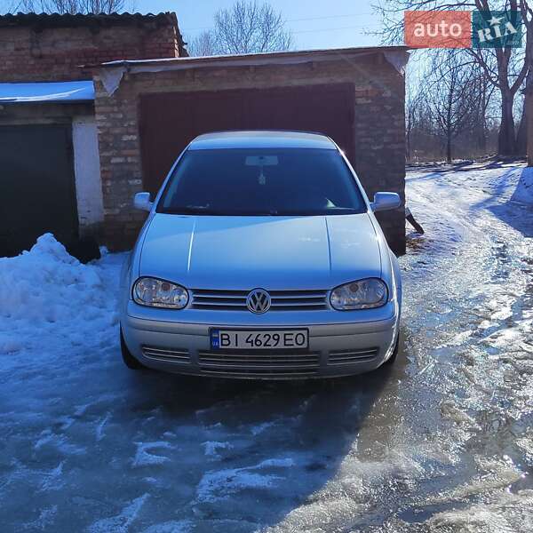 Volkswagen Golf 2003