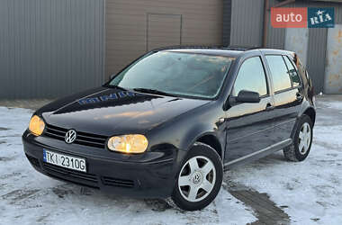 Хэтчбек Volkswagen Golf 2000 в Сарнах