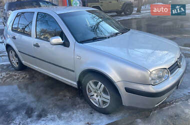 Хэтчбек Volkswagen Golf 2001 в Харькове