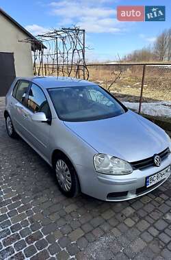 Хэтчбек Volkswagen Golf 2005 в Львове