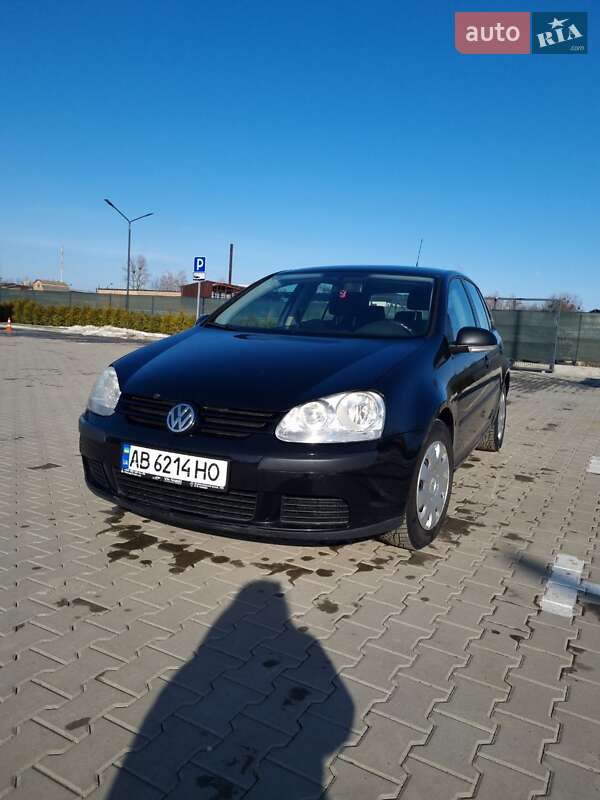 Хэтчбек Volkswagen Golf 2005 в Виннице