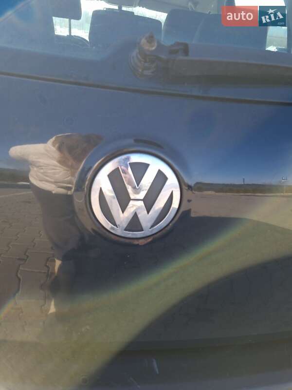 Хэтчбек Volkswagen Golf 2005 в Виннице