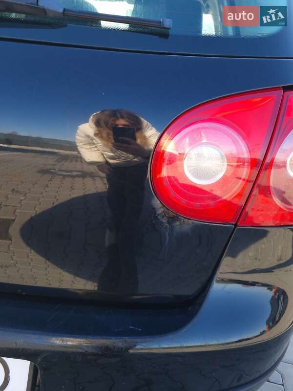 Хэтчбек Volkswagen Golf 2005 в Виннице