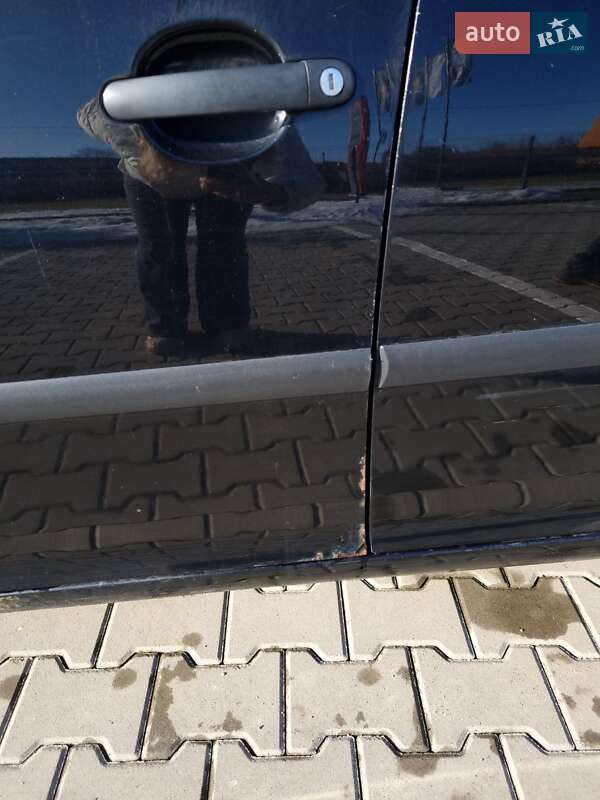 Хэтчбек Volkswagen Golf 2005 в Виннице