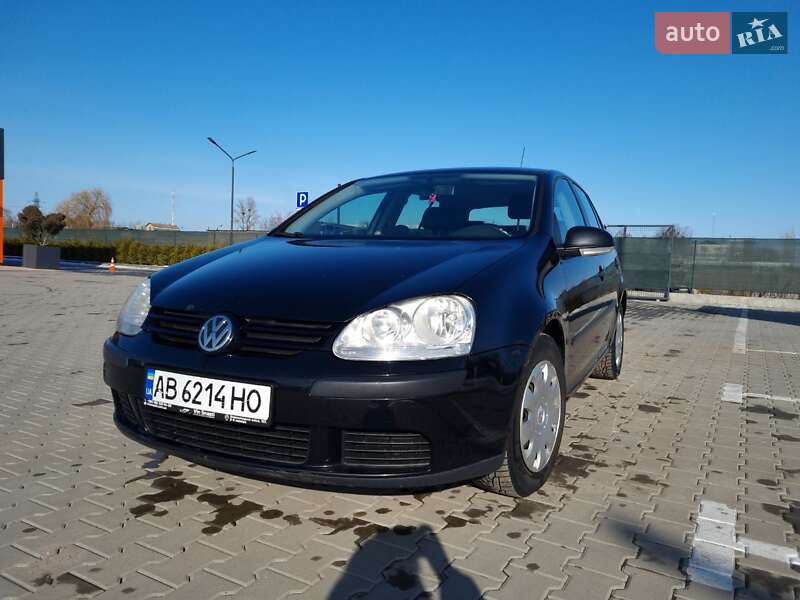 Хэтчбек Volkswagen Golf 2005 в Виннице