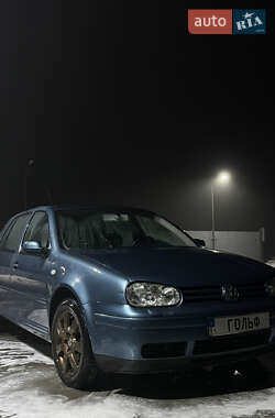 Хэтчбек Volkswagen Golf 2003 в Киеве