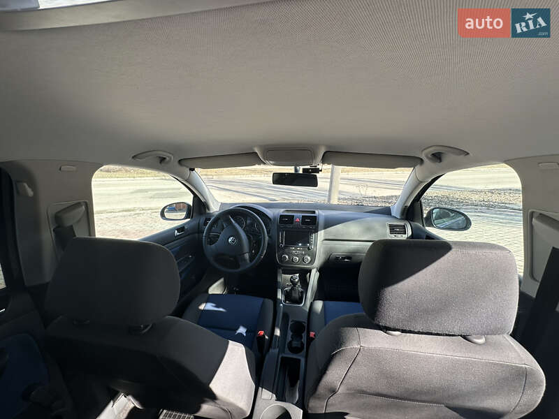 Хэтчбек Volkswagen Golf 2006 в Запорожье