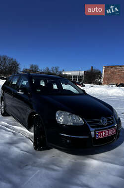 Универсал Volkswagen Golf 2008 в Чернигове