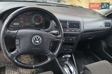 Хэтчбек Volkswagen Golf 2002 в Тернополе