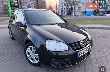Хэтчбек Volkswagen Golf 2006 в Киеве