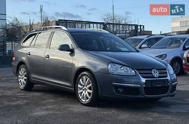 Універсал Volkswagen Golf 2009 в Рівному
