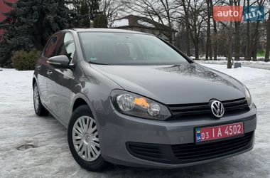 Хэтчбек Volkswagen Golf 2009 в Киеве
