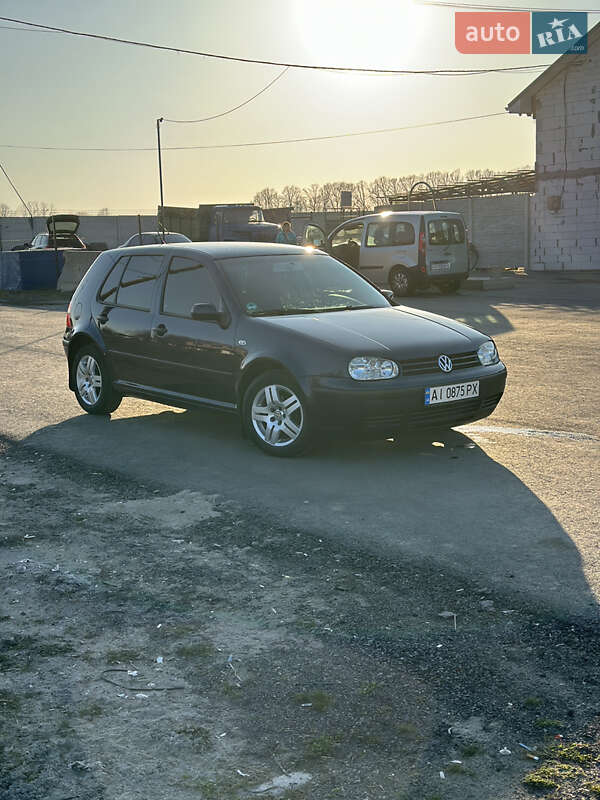 Volkswagen Golf 2003