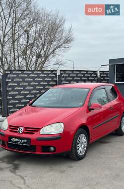 Хетчбек Volkswagen Golf 2005 в Києві