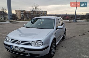 Хэтчбек Volkswagen Golf 2002 в Харькове
