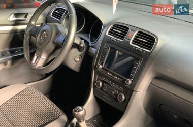 Универсал Volkswagen Golf 2011 в Сваляве