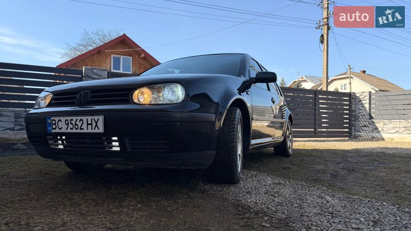 Хэтчбек Volkswagen Golf 2002 в Стрые
