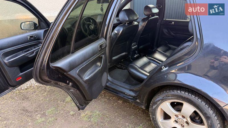 Хэтчбек Volkswagen Golf 2002 в Стрые