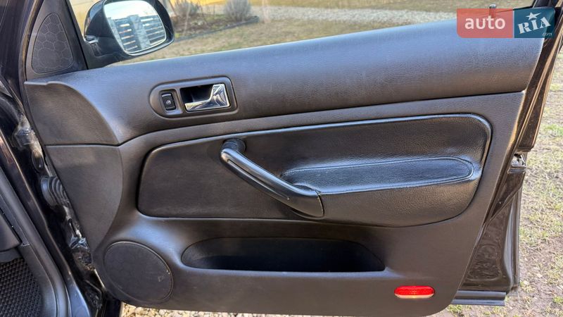 Хэтчбек Volkswagen Golf 2002 в Стрые