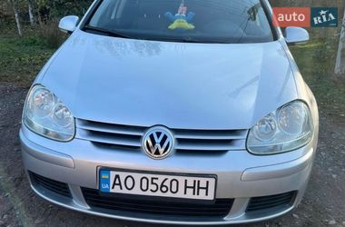 Хэтчбек Volkswagen Golf 2005 в Чопе