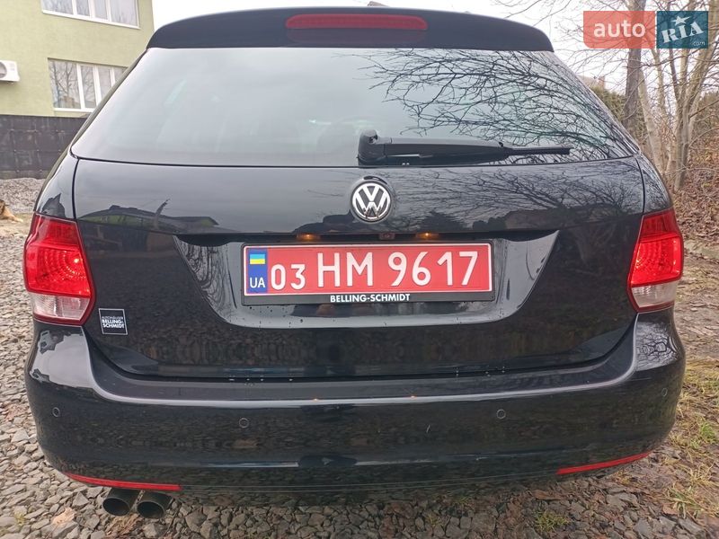 Универсал Volkswagen Golf 2011 в Луцке