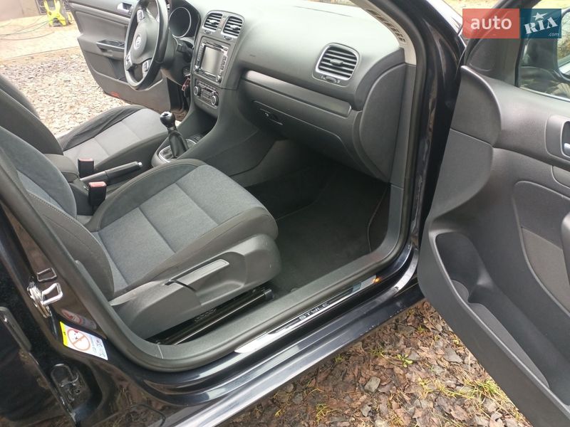 Универсал Volkswagen Golf 2011 в Луцке