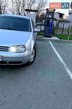 Хэтчбек Volkswagen Golf 1998 в Киеве