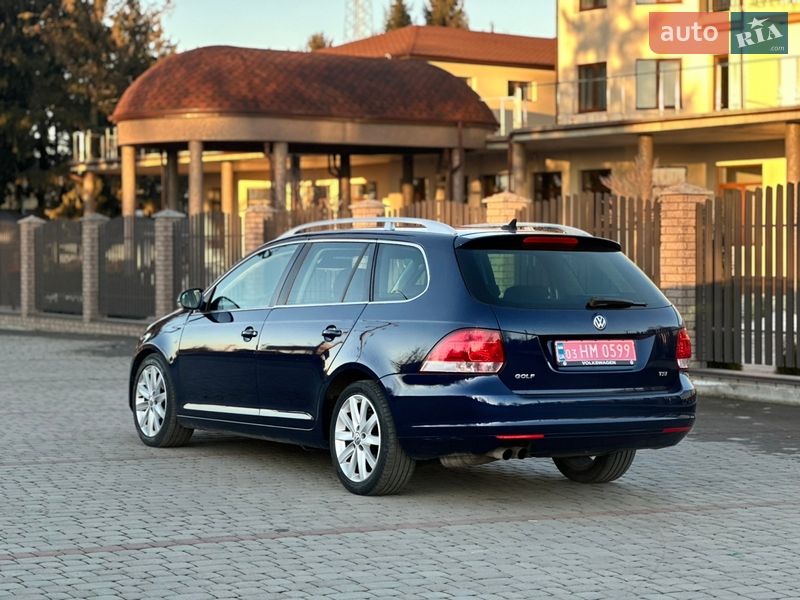 Универсал Volkswagen Golf 2011 в Староконстантинове