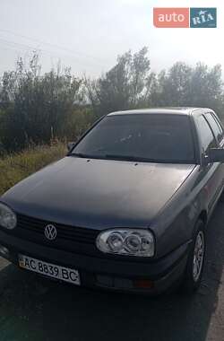 Хэтчбек Volkswagen Golf 1993 в Ратным