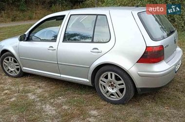 Хетчбек Volkswagen Golf 2002 в Остер