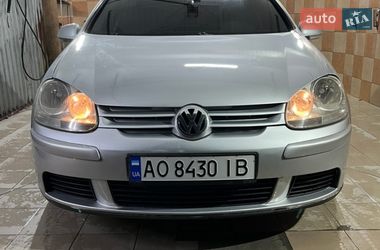 Хэтчбек Volkswagen Golf 2004 в Ужгороде