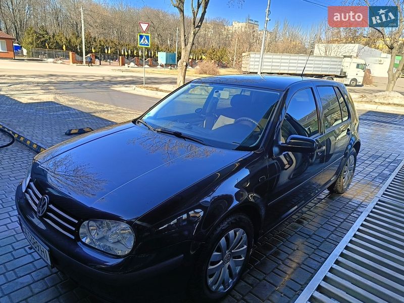 Volkswagen Golf 2002