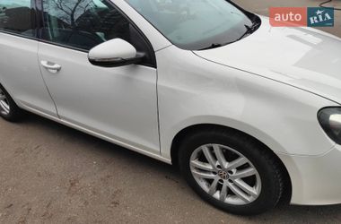 Хэтчбек Volkswagen Golf 2011 в Киеве